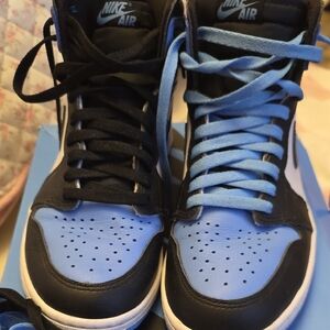 Nike Air Men's Black and Light Blue Sneakers
